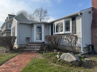 31 Whittier Ave Unit 1, Waltham, MA 02451