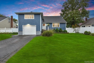 33 Ford Dr S, Massapequa, NY 11758
