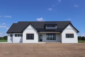 N63W35521 Frederick Dr, Lac La Belle, WI 53066