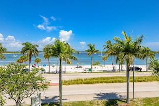 35 Harbour Isle Dr W Unit 302, Fort Pierce, FL 34949