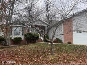 18 Dickens Ln, Crossville, TN 38558