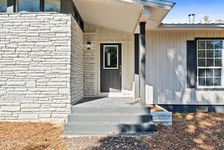 364 Lister Dr, Wewahitchka, FL 32465