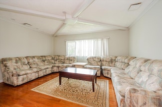 378 W Waukena Ave, Oceanside, NY 11572