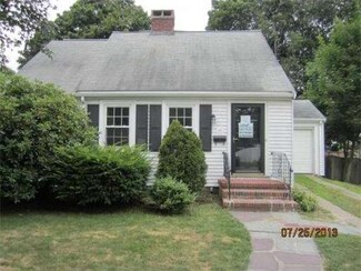 98 Elm St, Milton, MA 02186