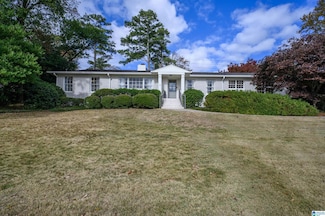 3510 Crosshill Rd, Mountain Brook, AL 35223