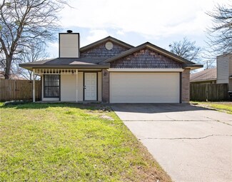 1104 Buttercup Cir, College Station, TX 77845