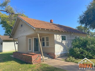 301 E Carson Ave, Sublette, KS 67877