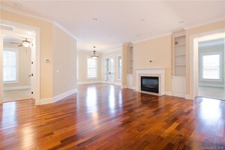 3256 Park Rd, Charlotte, NC 28209