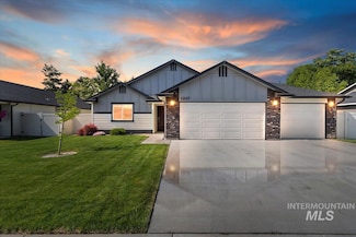 1207 Cottonwood Dr, Fruitland, ID 83619