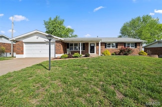 952 Quince Dr, Saint Charles, MO 63301