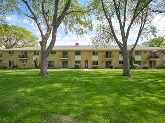 500 Chase Dr Unit 11, Clarendon Hills, IL 60514