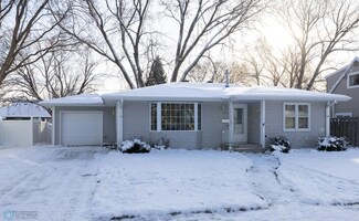 222 21st Ave N, Fargo, ND 58102