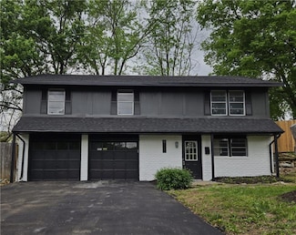 610 NE Park Cir, Lees Summit, MO 64086