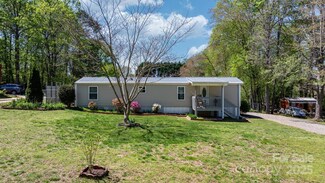 8705 Carroll St, Hickory, NC 28601