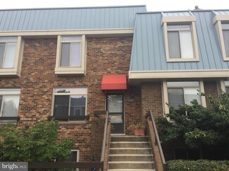 1763 S Hayes St Unit 2, Arlington, VA 22202