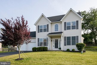 7 Shane Dr, Pottstown, PA 19464