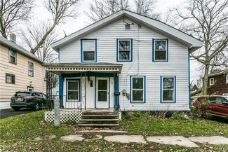 14 Volney St, Phoenix, NY 13135