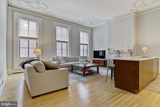 1812 Spruce St Unit 2F, Philadelphia, PA 19103