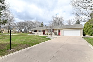 16660 Golf Pkwy, Brookfield, WI 53005