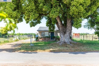 437 Goodwin Rd, Modesto, CA 95357