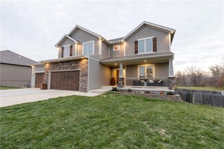 902 NW Persimmon Dr, Grain Valley, MO 64029