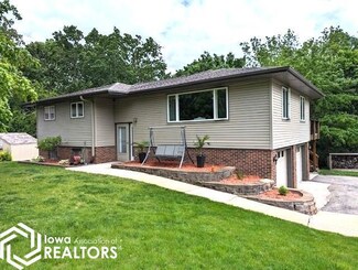 201 S Western Hills Dr, Algona, IA 50511