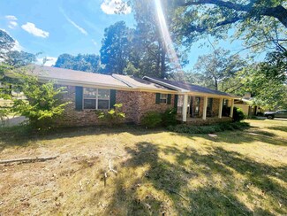 1624 Oakwood Cir, Malvern, AR 72104