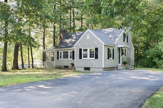 18 Carleton Rd, Rochdale, MA 01542