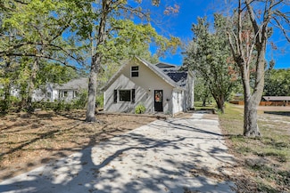 804 N Main Ave, Bolivar, MO 65613