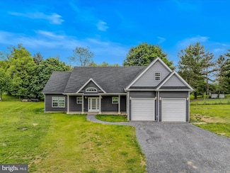 45 Baywatch Ln, Inwood, WV 25428