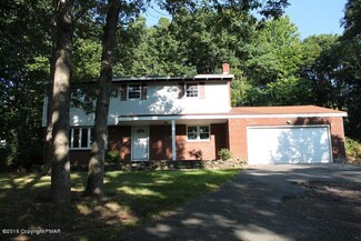 10 Hemlock Rd, Mount Pocono, PA 18344