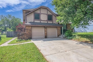 405 S Montclaire Dr, Olathe, KS 66061