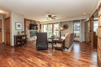4360 France Ave S Unit 2, Edina, MN 55410