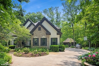 222 Crabapple Ln, Valparaiso, IN 46383