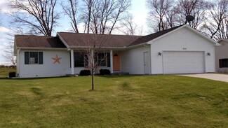 855 E Country Ln, Shipshewana, IN 46565
