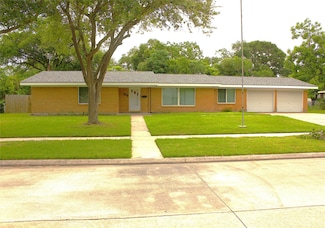 109 22nd Ave N, Texas City, TX 77590