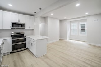 90 N Grove St, East Orange, NJ 07017