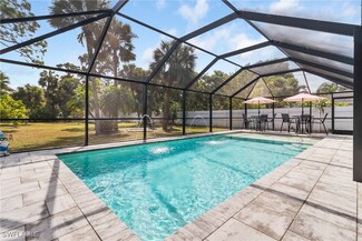 32 Lincoln Ave, Lehigh Acres, FL 33936