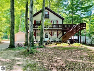 2552 E Birch Ct, Cedar, MI 49621