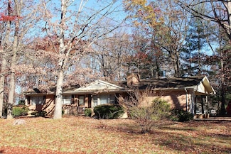 6 Flint Mountain Dr, Stuarts Draft, VA 24477