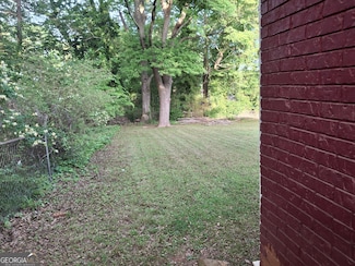 947 Meadow Rock Dr, Stone Mountain, GA 30083