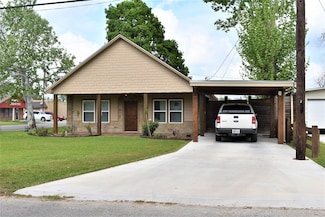412 Pecan St, Sweeny, TX 77480