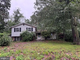 911 Broadway Ave, Secane, PA 19018