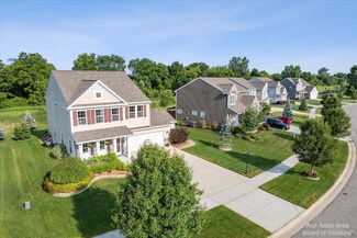 9609 Neumann Cir, Ypsilanti, MI 48197