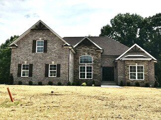 4095 Ironwood Dr, Greenbrier, TN 37073