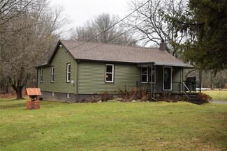 831 Clarksville Rd, Mercer, PA 16137