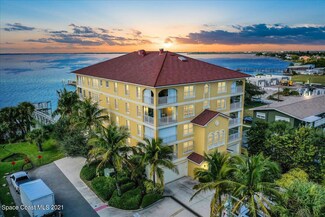 211 24th St Unit 202, Cocoa Beach, FL 32931