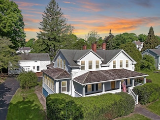 14 W Mystic Ave, Mystic, CT 06355
