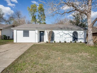 5733 Macrae St, Haltom City, TX 76148