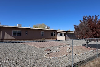 1695 La Mancha Ln, Bosque Farms, NM 87068